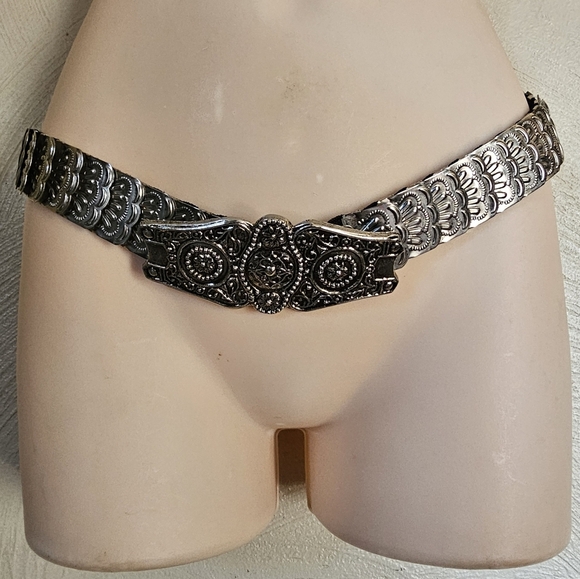 Silver Tone Metal Stretchy Belt One Size - Picture 1 of 9